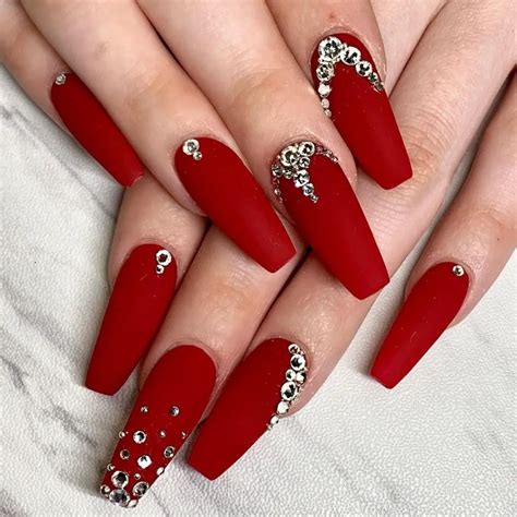 diseños de uñas rojas